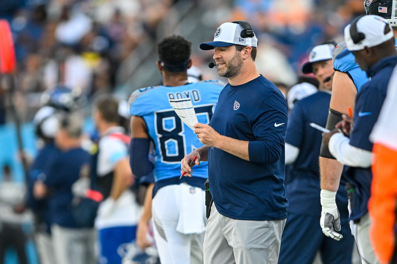 NFL: San Francisco 49ers at Tennessee Titans