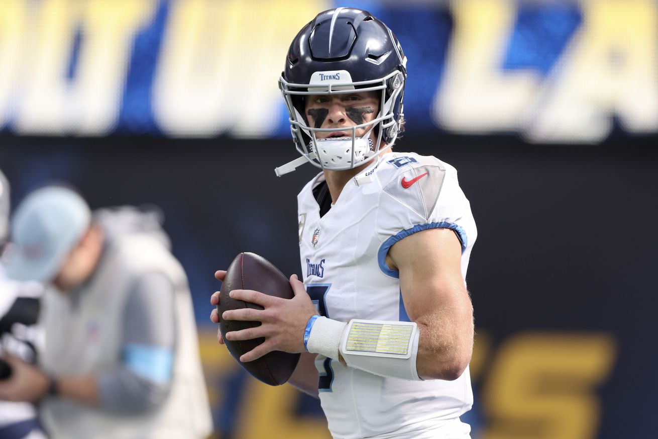 Tennessee Titans v Los Angeles Chargers