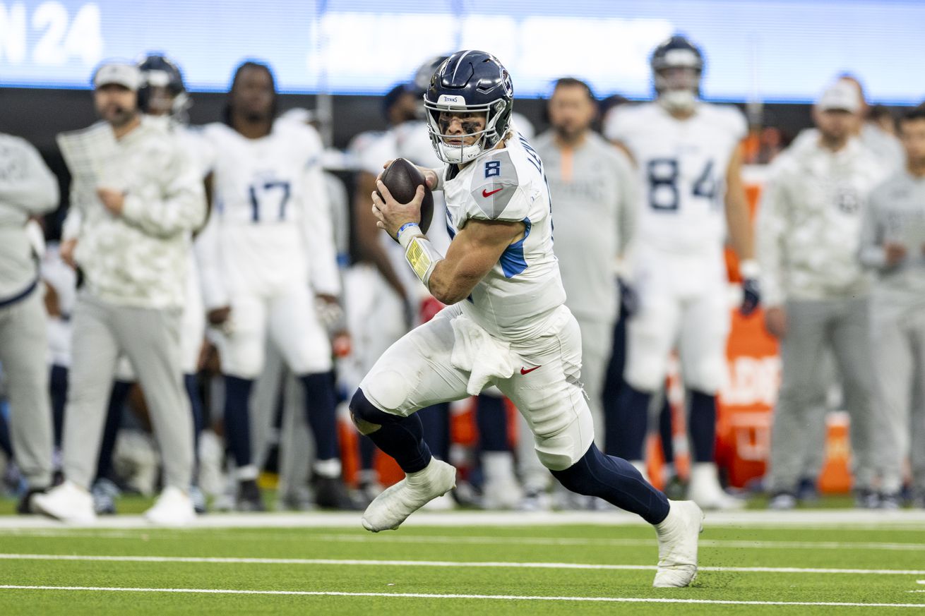 Tennessee Titans v Los Angeles Chargers