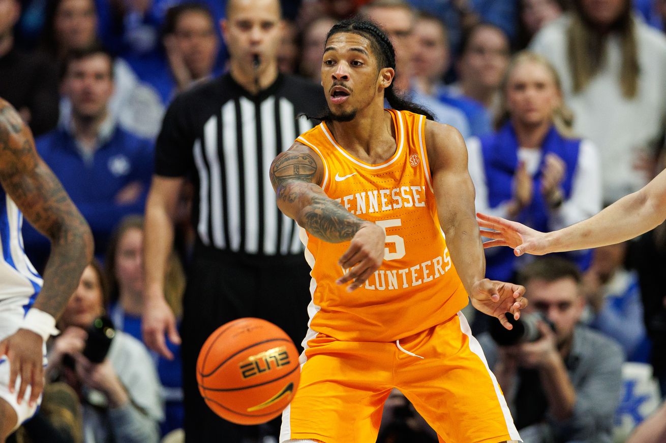 NCAA Basketball: Tennessee at Kentucky