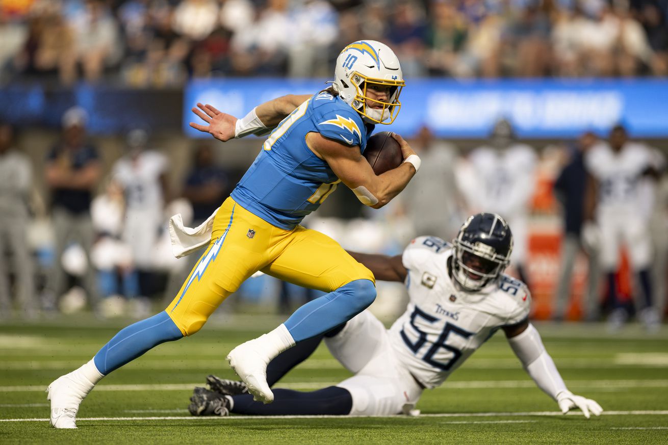 Tennessee Titans v Los Angeles Chargers